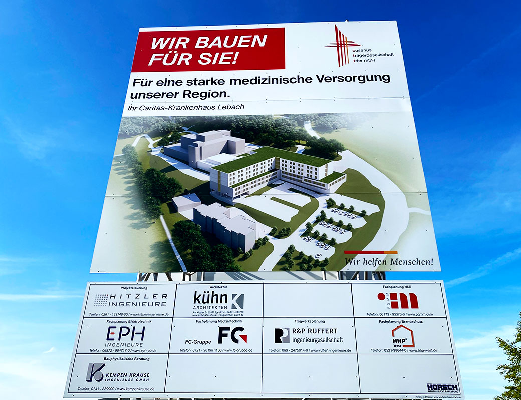 Bauschild-Neubau-Krankenhaus